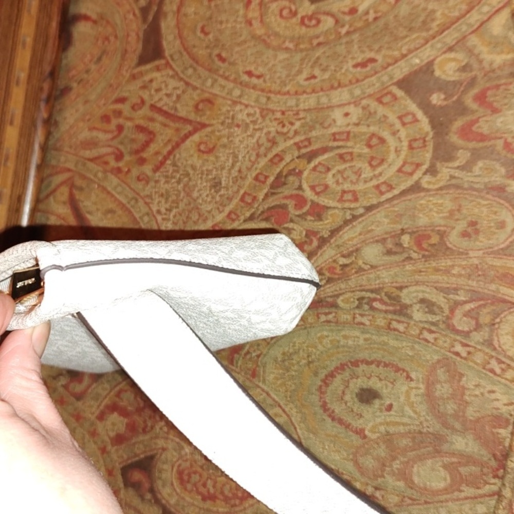 Michael Kors Belt Bag. Size S/M. $185 retail. Coated Canvas.Excellent Condition. - Picture 6 of 11